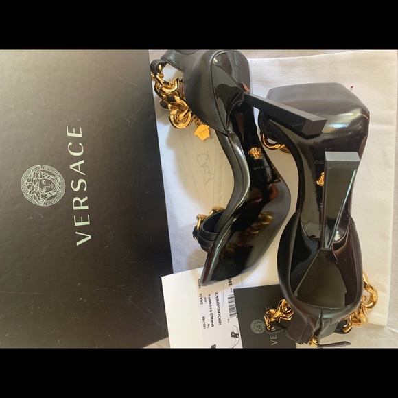 Gorgeous Versace Medusa Chain Heels Sandals - Picture 4 of 7